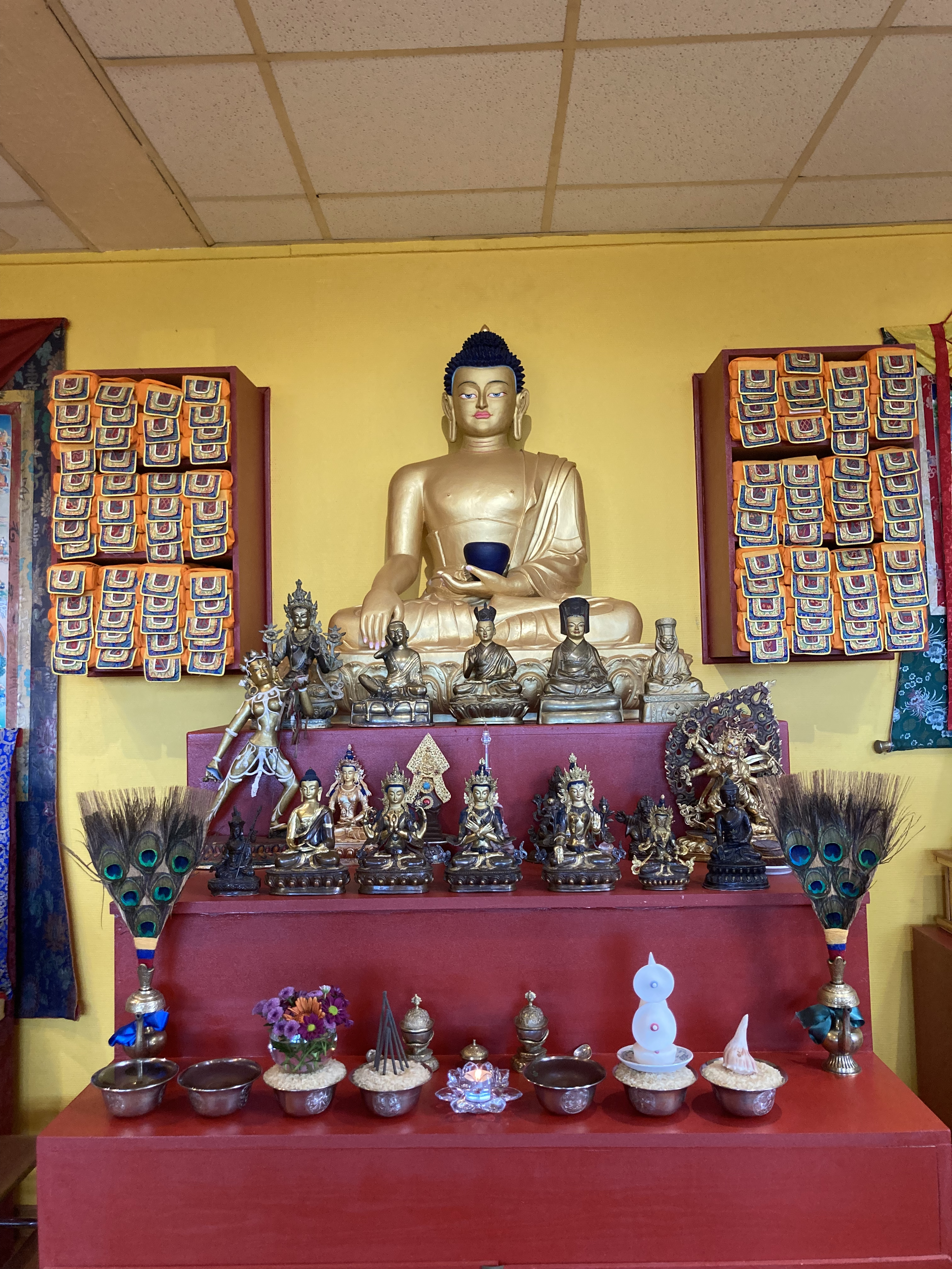 Image of An altar at Zen Temple Ryumonji (photo)